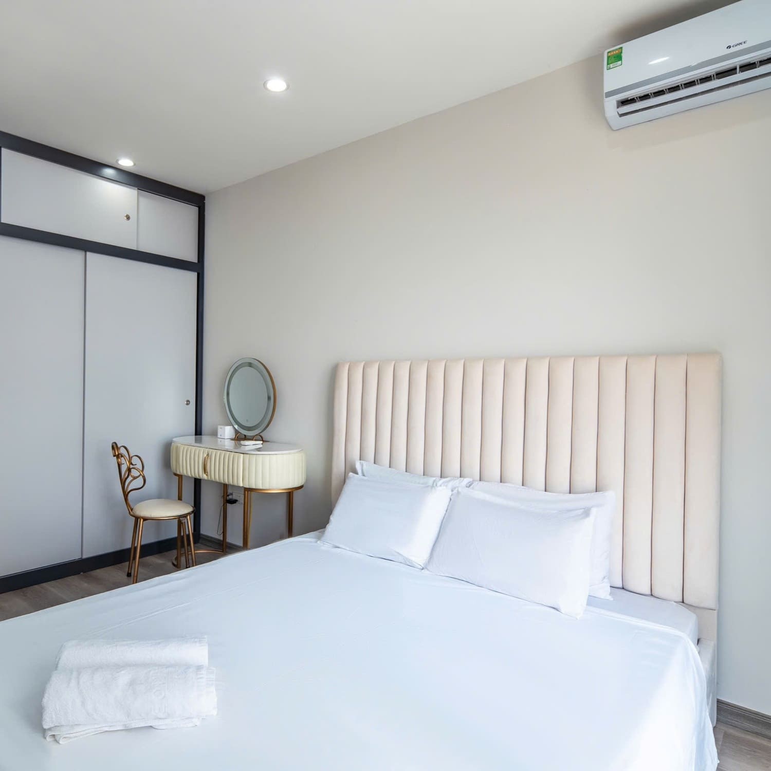 Đặt Homestay NewLife Hạ Long cùng Thái Sơn