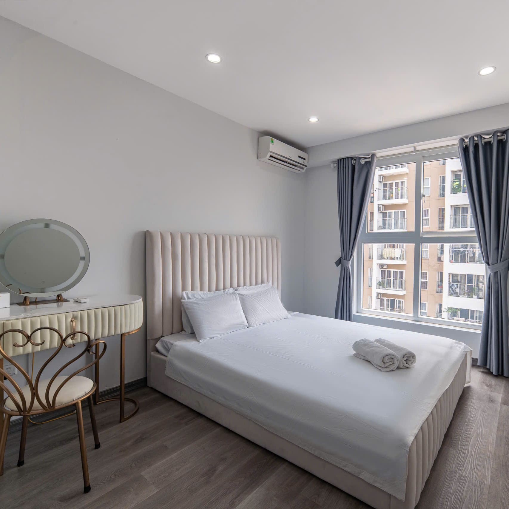 Đặt Homestay NewLife Hạ Long cùng Thái Sơn