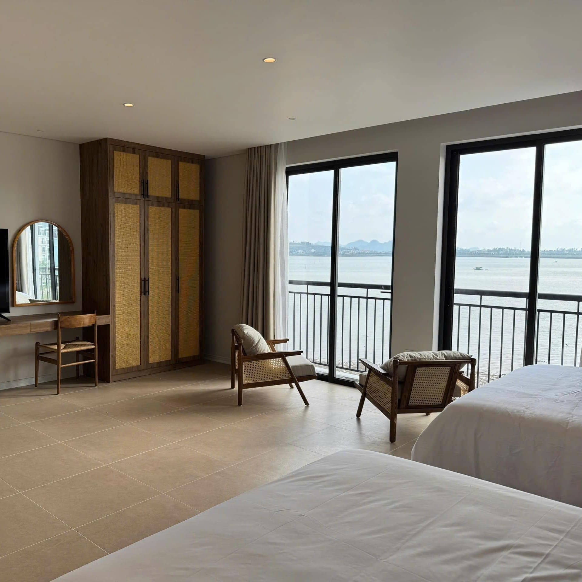 Đặt Villa Haborbay cùng Thái Sơn Hạ Long