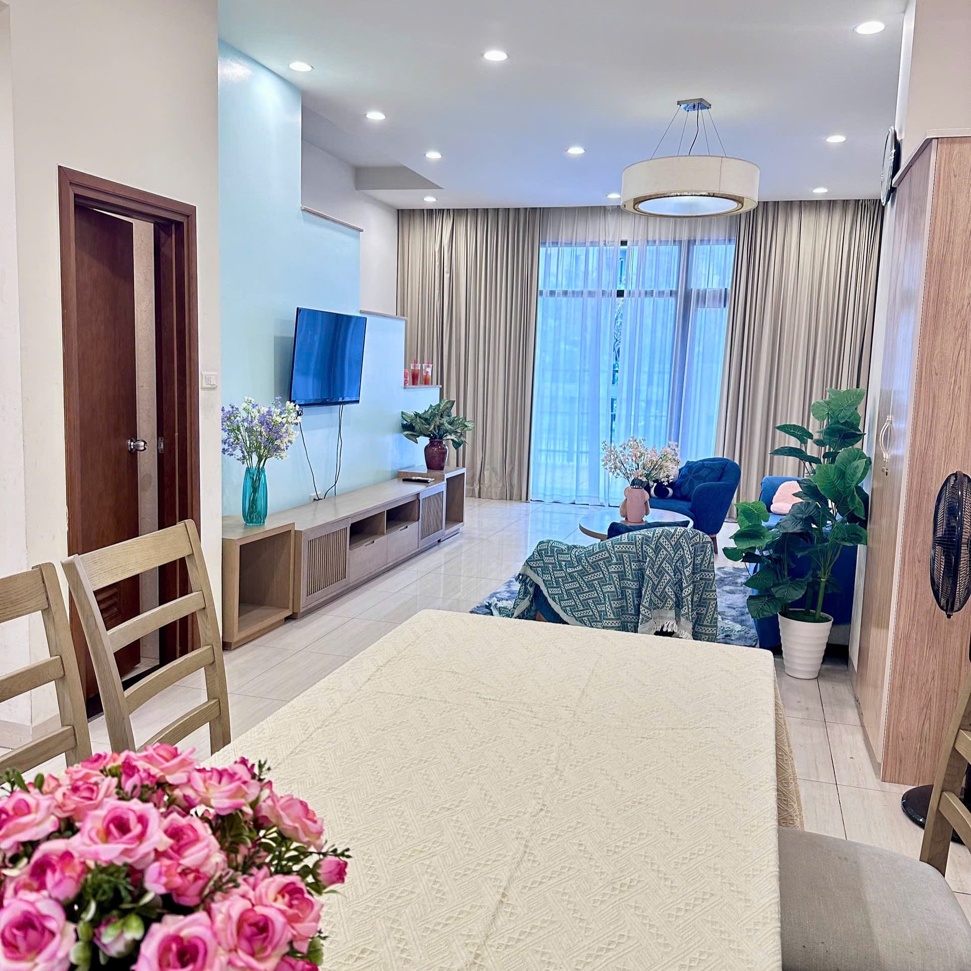 Đặt Villa Lotus Hạ Long cùng Thái Sơn