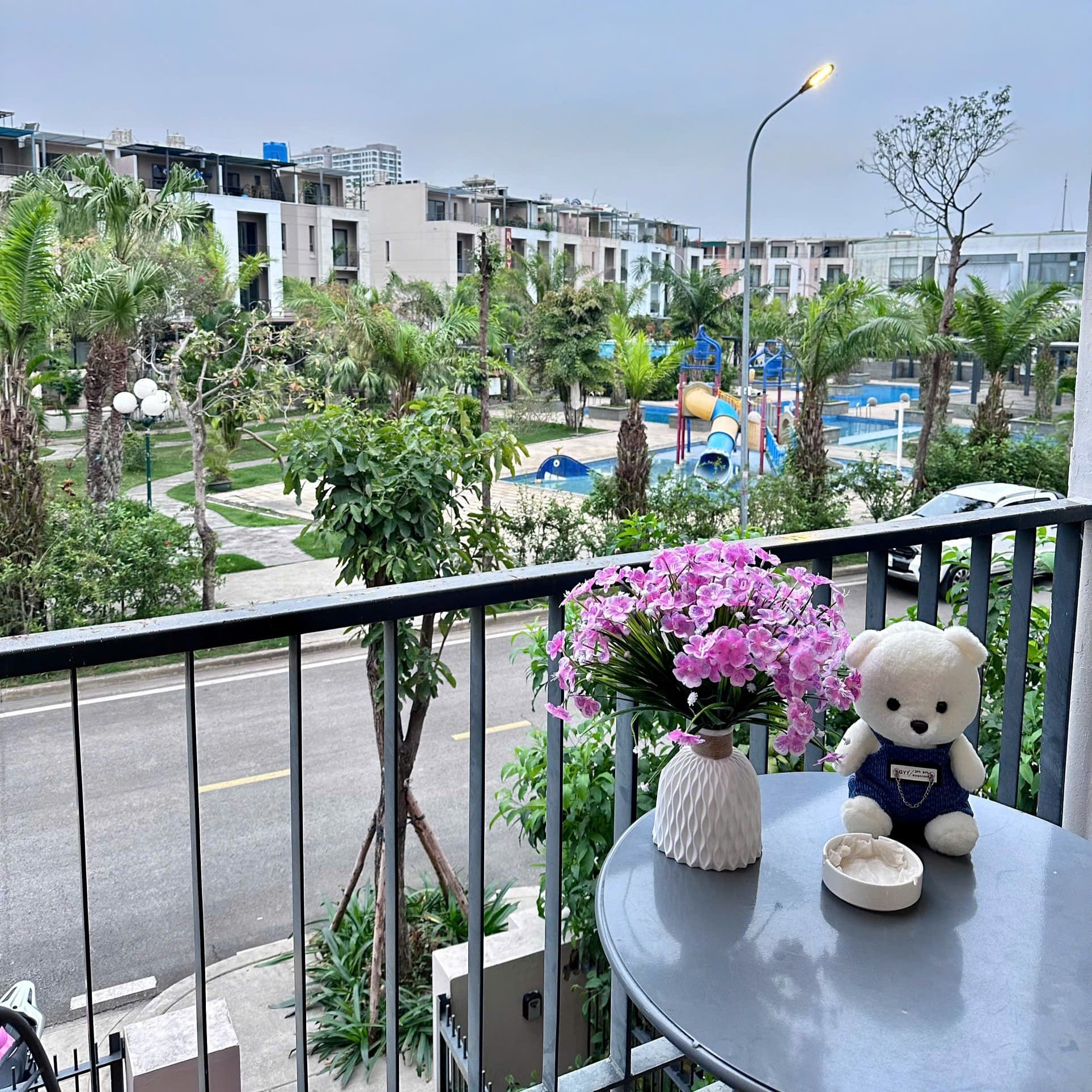 Đặt Villa Lotus Hạ Long cùng Thái Sơn